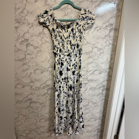 NEW ASTR The Label Women's Floral Off-Shoulder Maxi Dress - Blue/White Size M - Picture 9 of 10